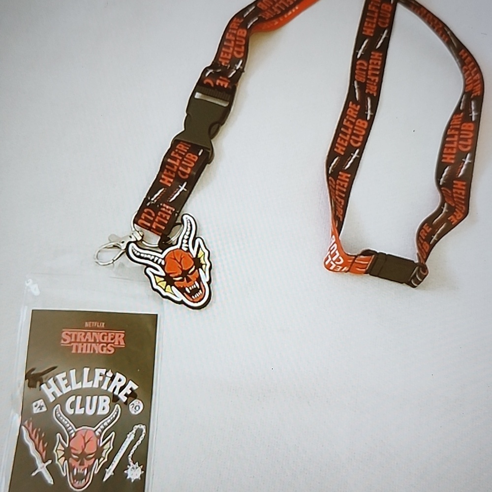 Stranger Things "Hellfire Club" Card Holder & Laynard Set with Brown Furry Bag - Picture 7 of 16